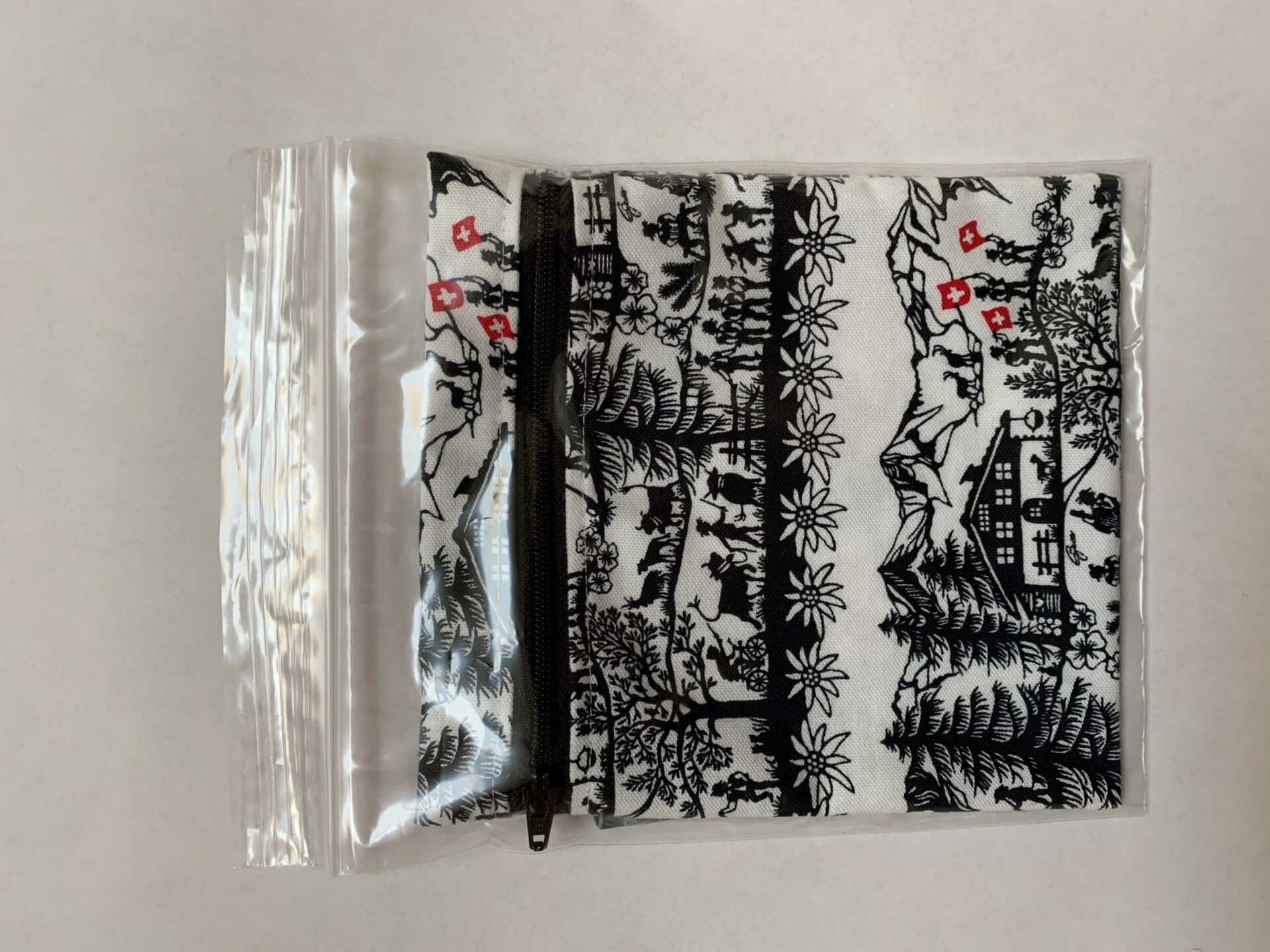 Pochette en tissu pour masque «papier découpé» (production/livraison 4-6 jours ouvrés)